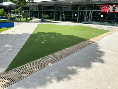 Stamford American International School (Putting Green Turf at Courtyard area) — Landscape Artificial Turf